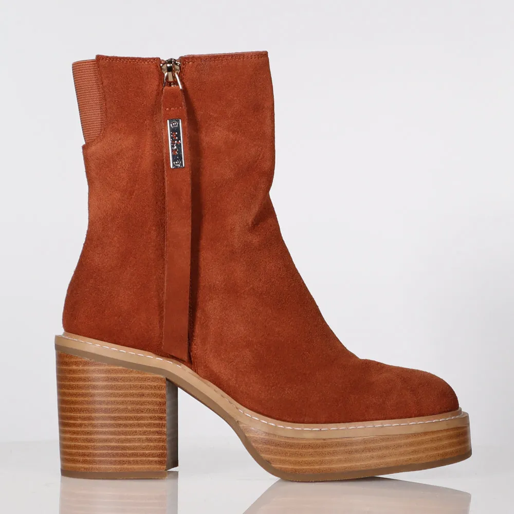 37 SAMPLE - NIKITA/RUST COW SUEDE WOOD STACKED HEEL