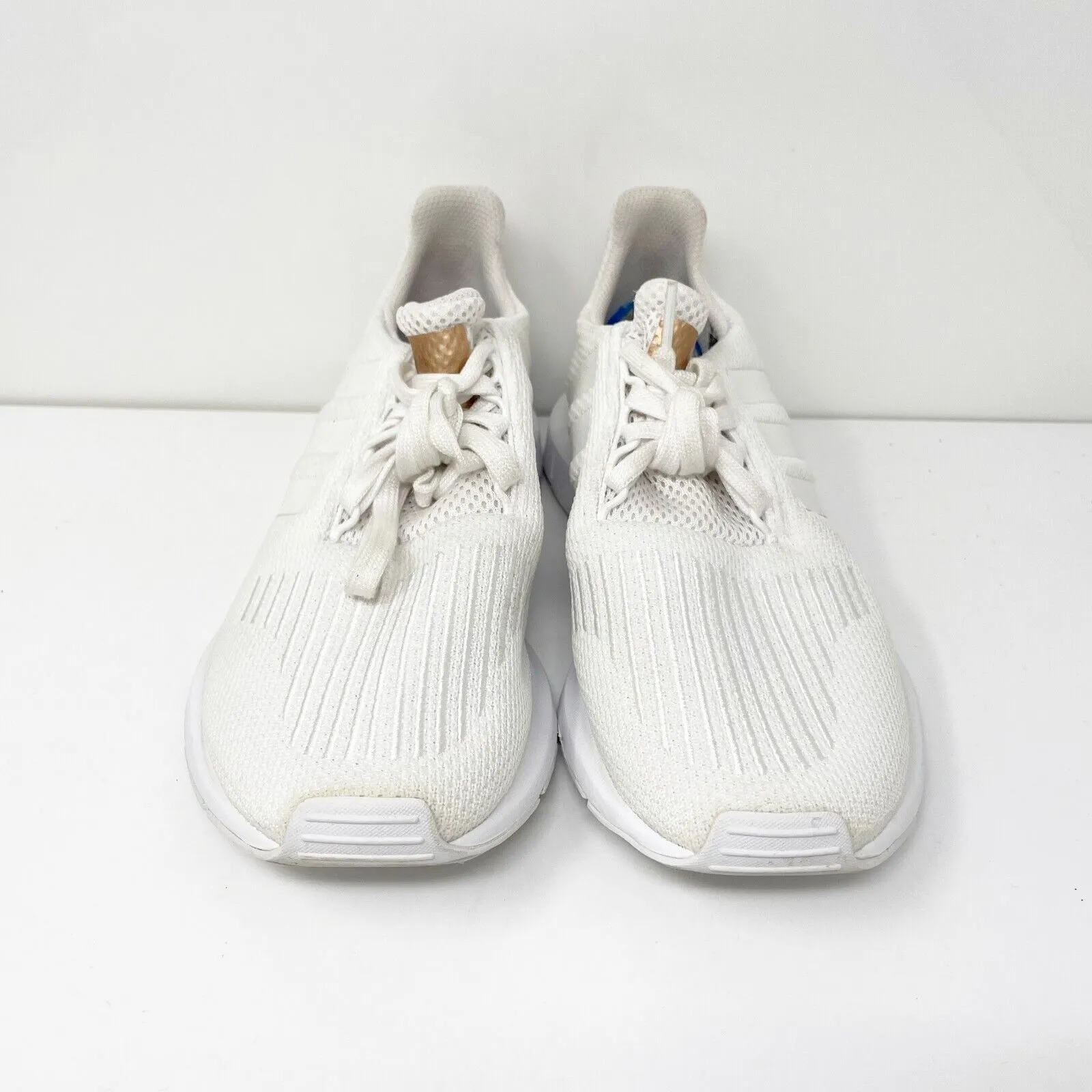 Adidas Womens Swift Run EG9492 White Running Shoes Sneakers Size 8