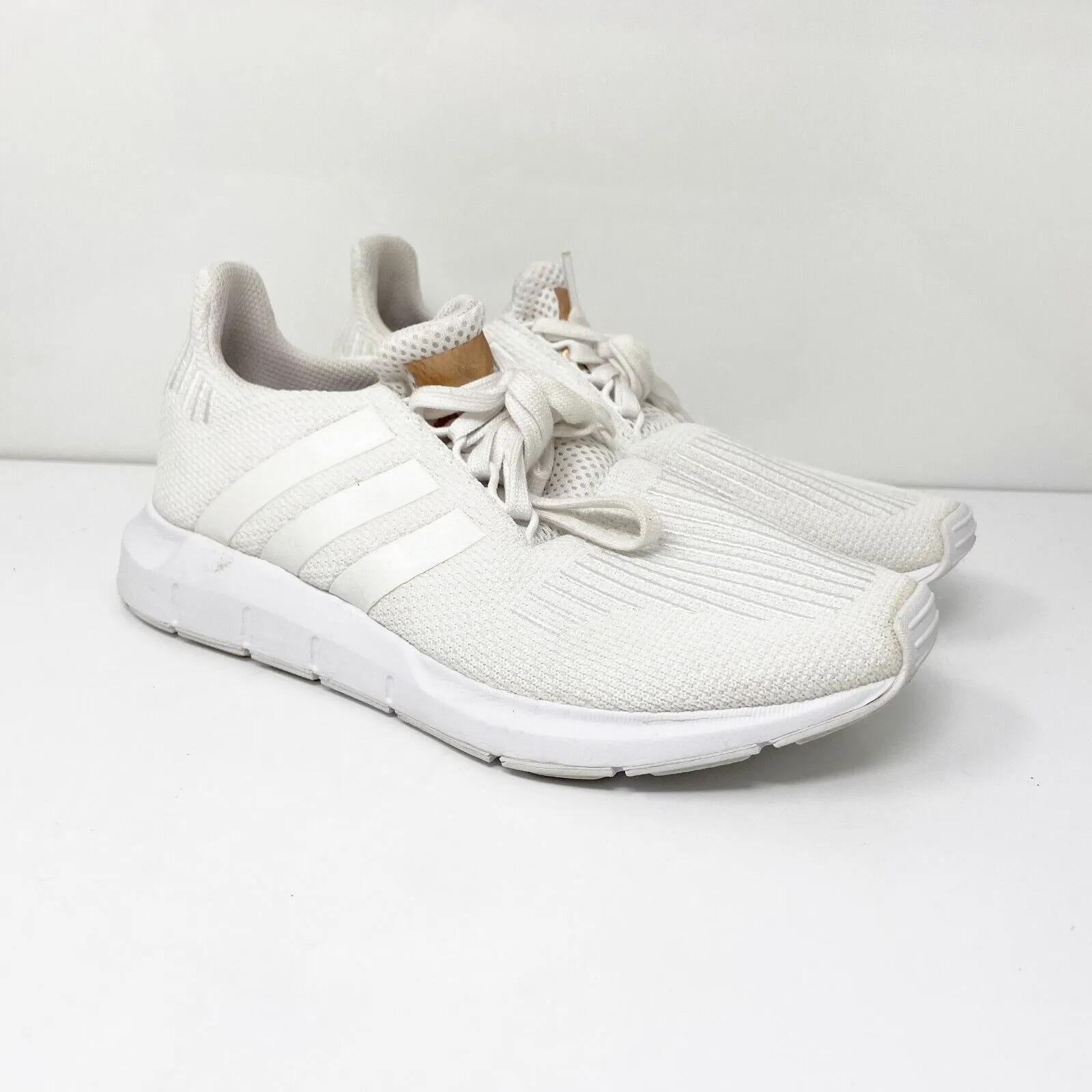 Adidas Womens Swift Run EG9492 White Running Shoes Sneakers Size 8