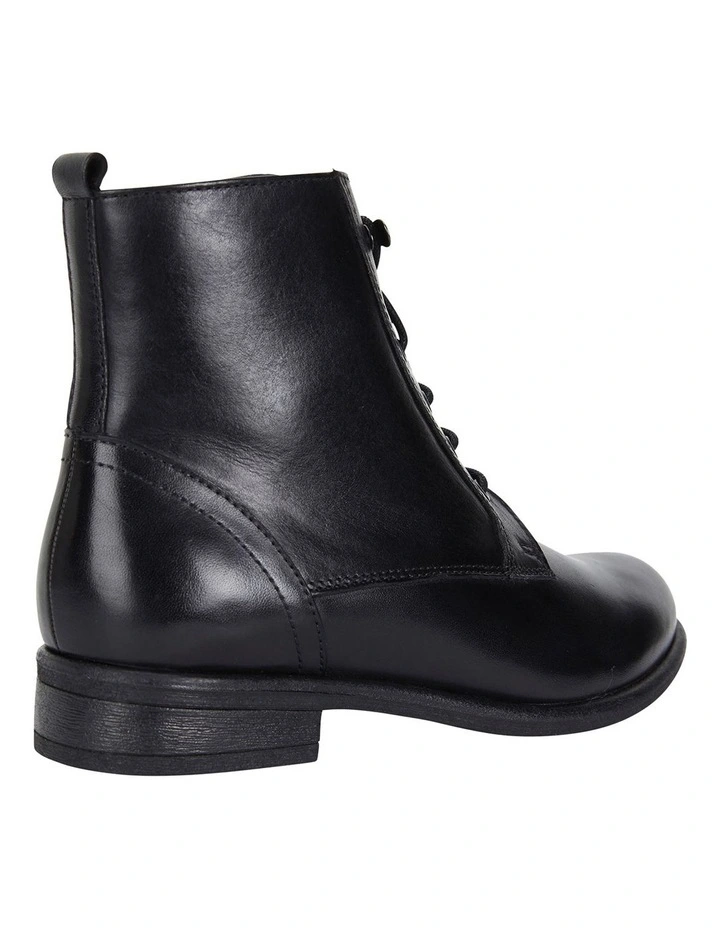 Badge Black Glove Boots