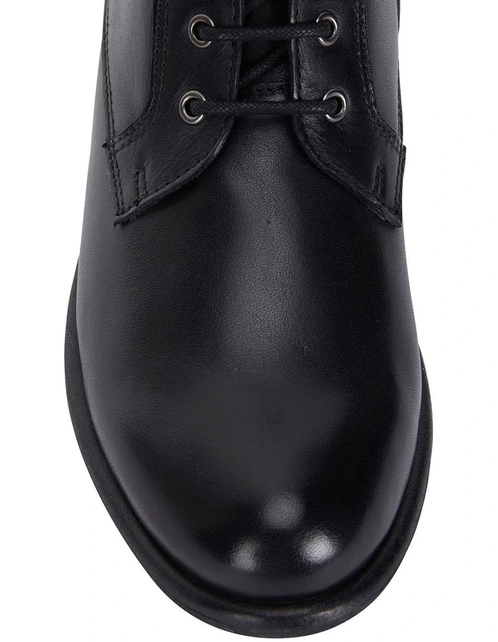 Badge Black Glove Boots