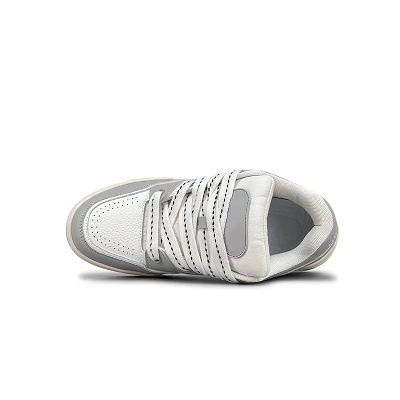 Base | Classic Sneaker