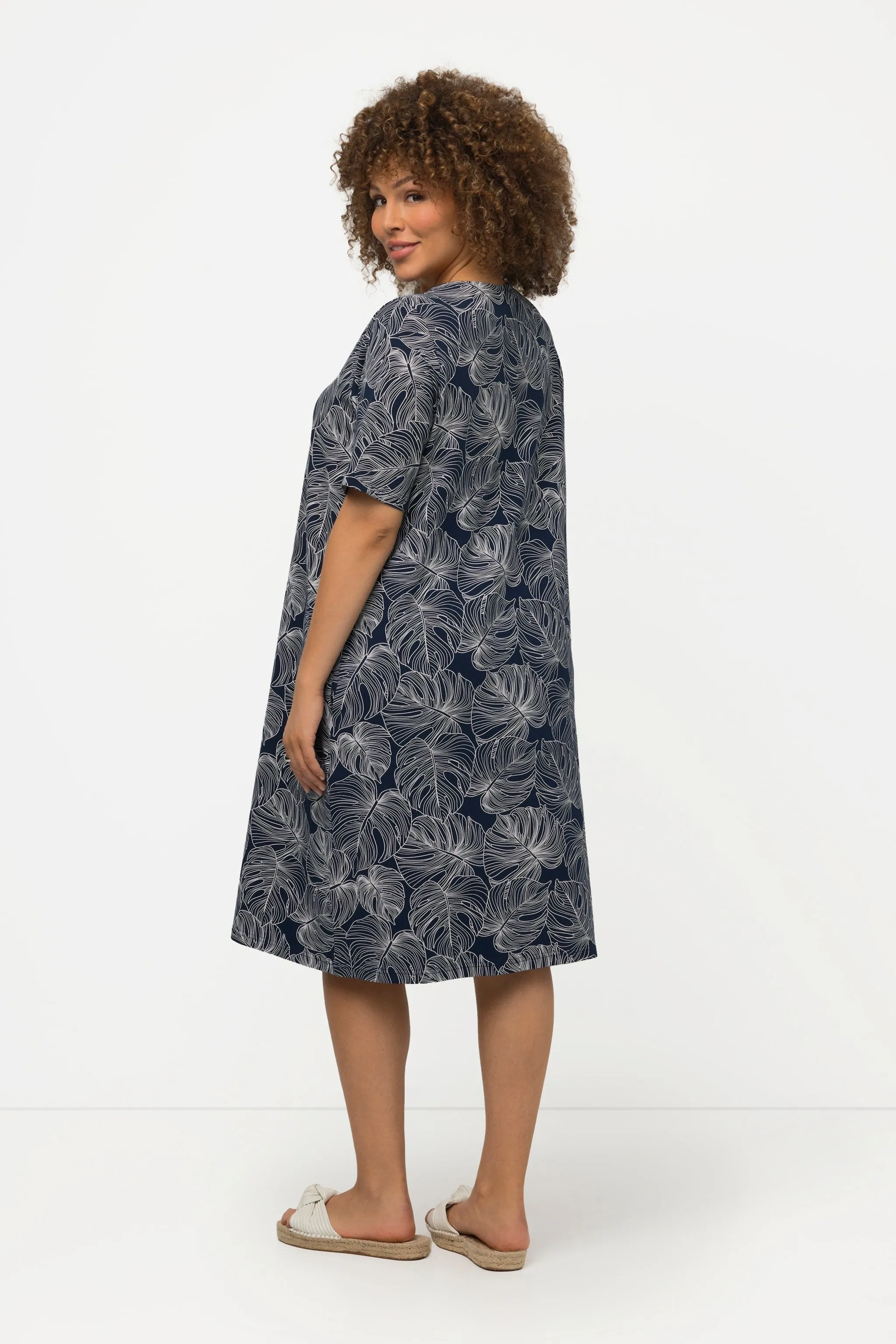 Black Monstera Print Short Sleeve Midi Dress