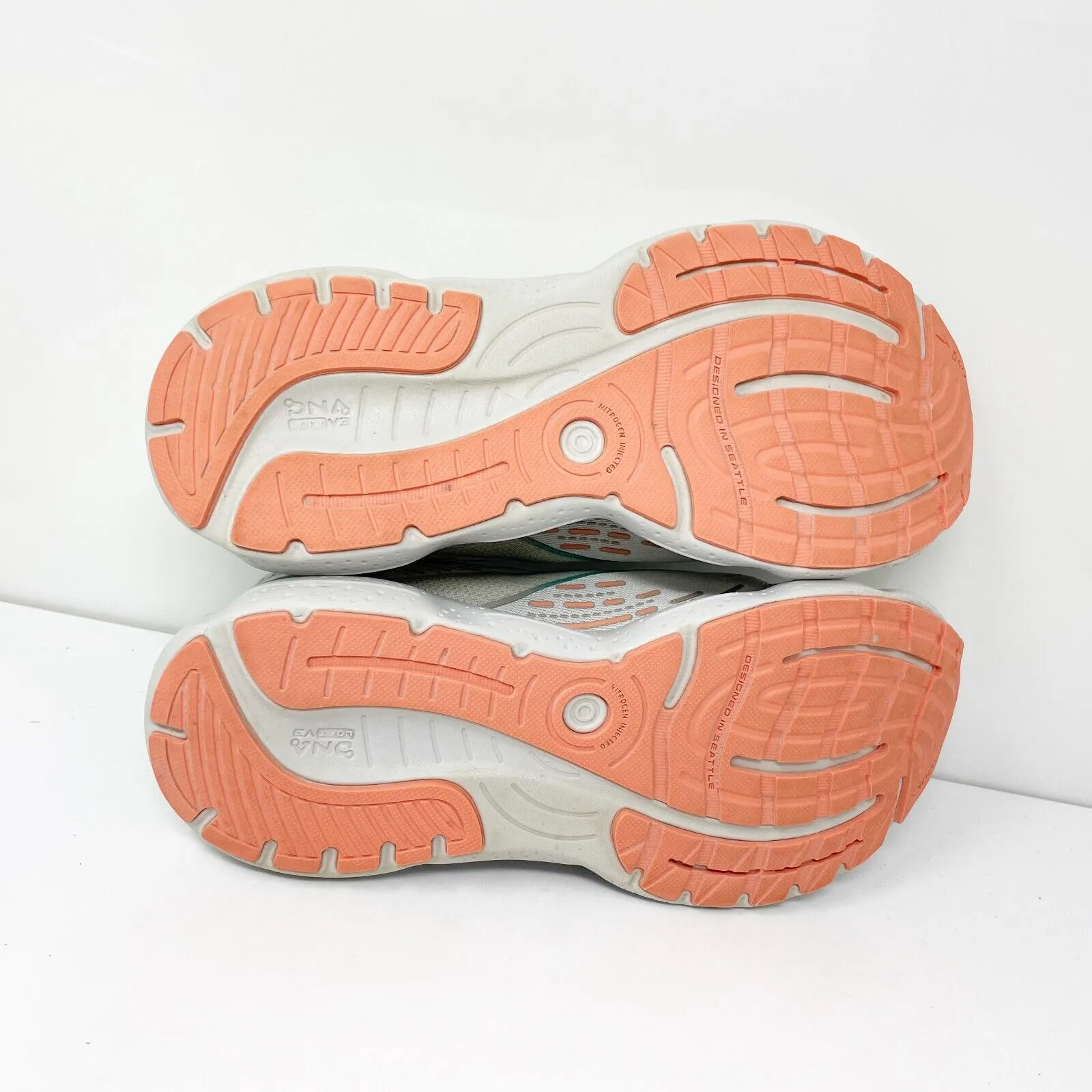 Brooks Womens Glycerin 20 1203691D061 Gray Running Shoes Sneakers Size 7 D