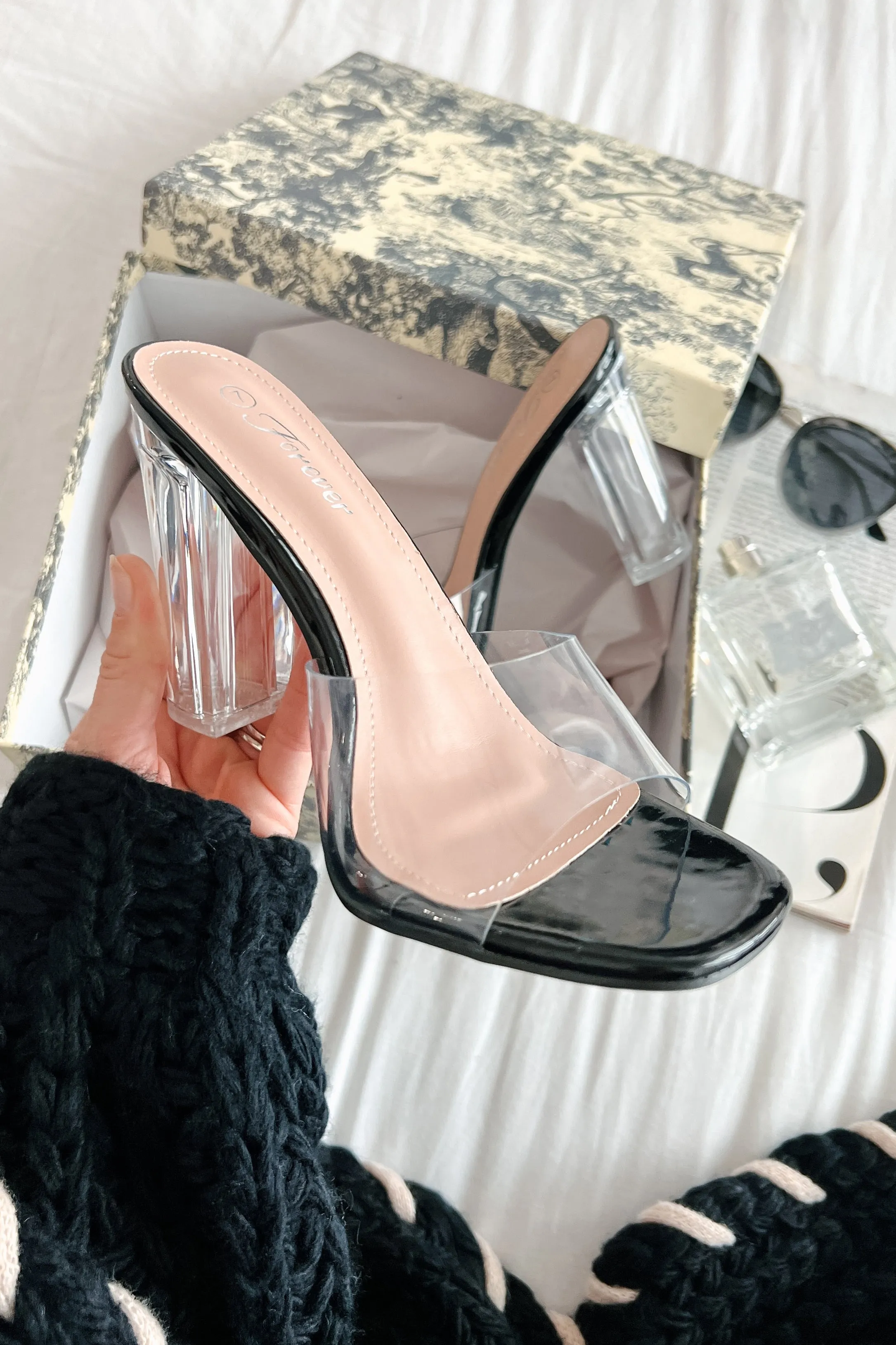 Chic Simplicity Clear Strap Lucite Heel (Black)