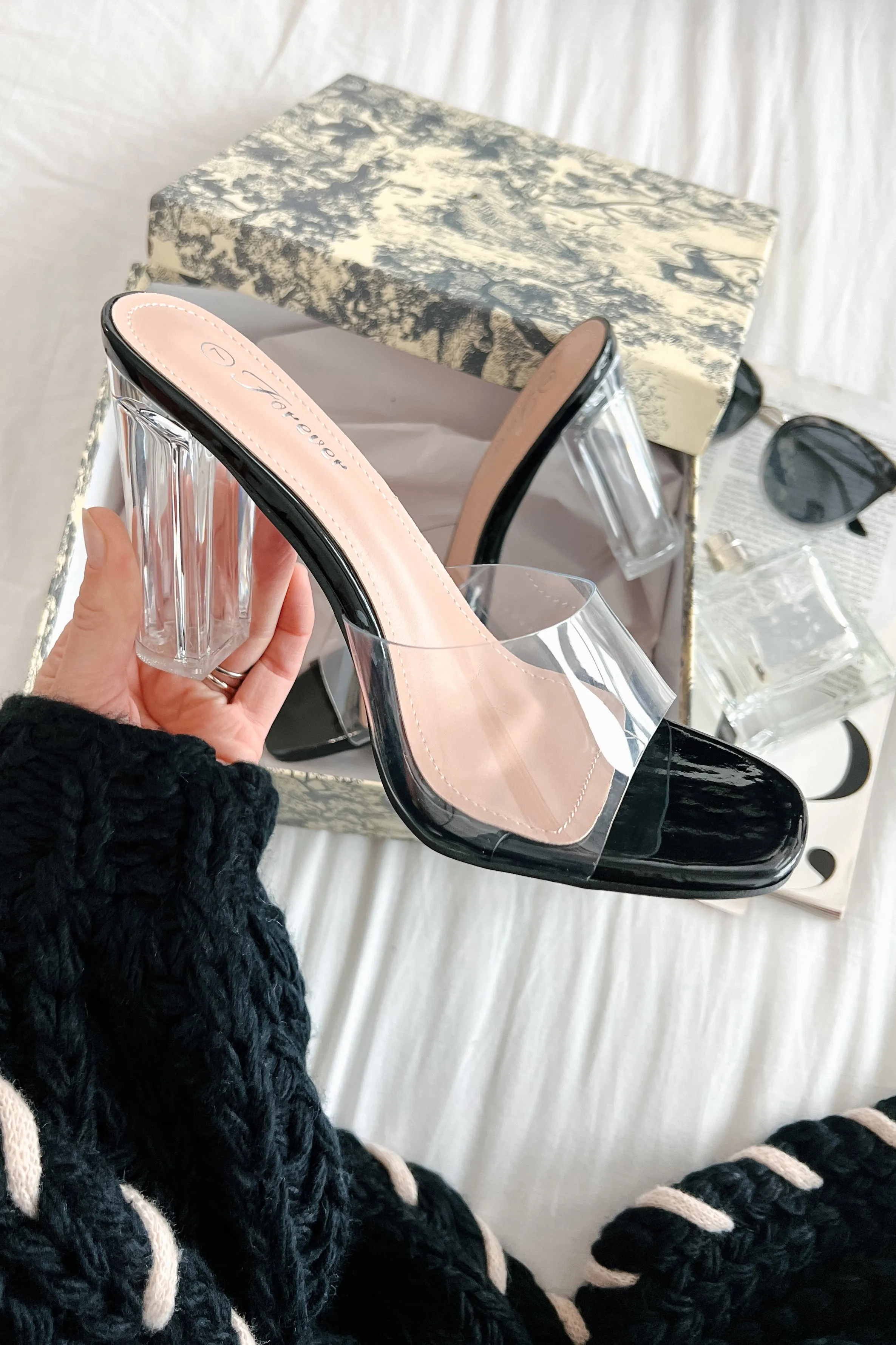 Chic Simplicity Clear Strap Lucite Heel (Black)