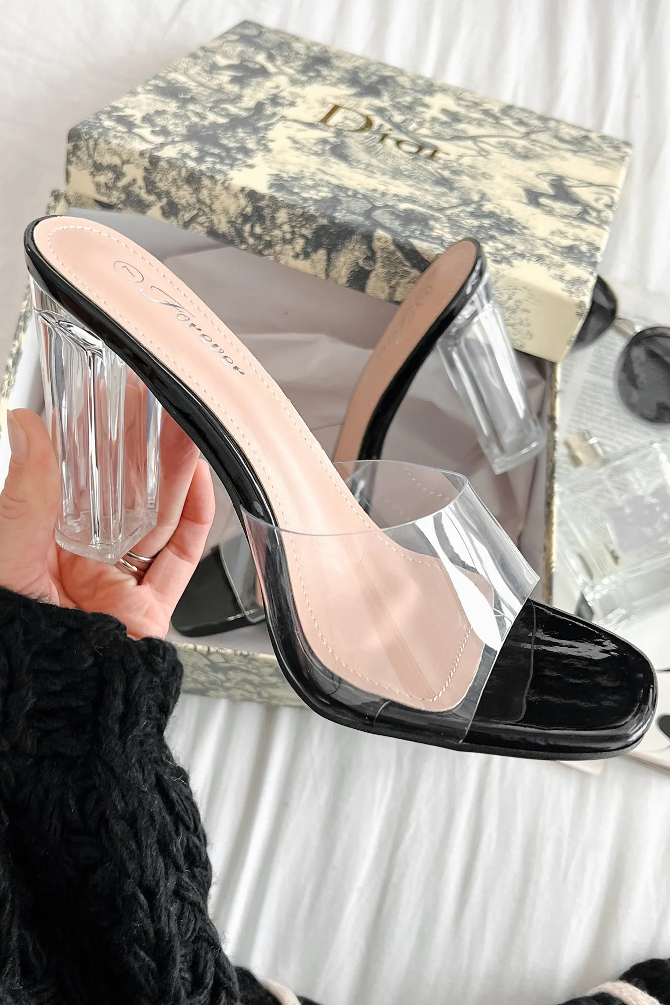 Chic Simplicity Clear Strap Lucite Heel (Black)