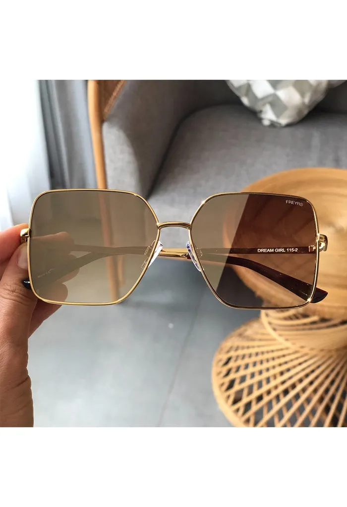 Sunglasses for Women's Ideal Look