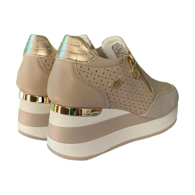 Gold & Gold GB826 Women's Beige Sneakers