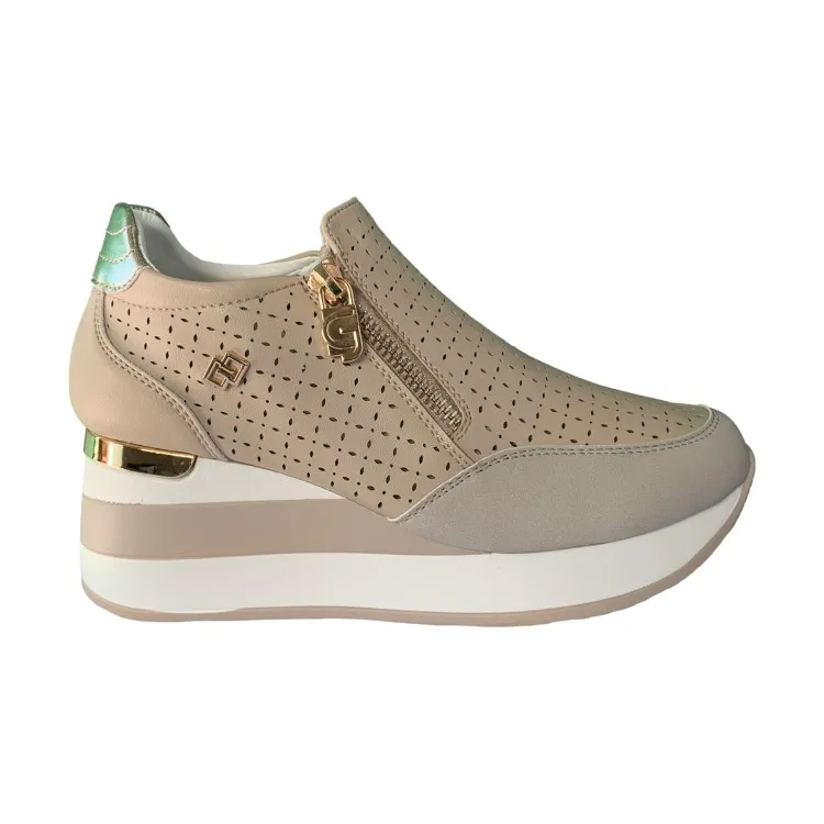 Gold & Gold GB826 Women's Beige Sneakers