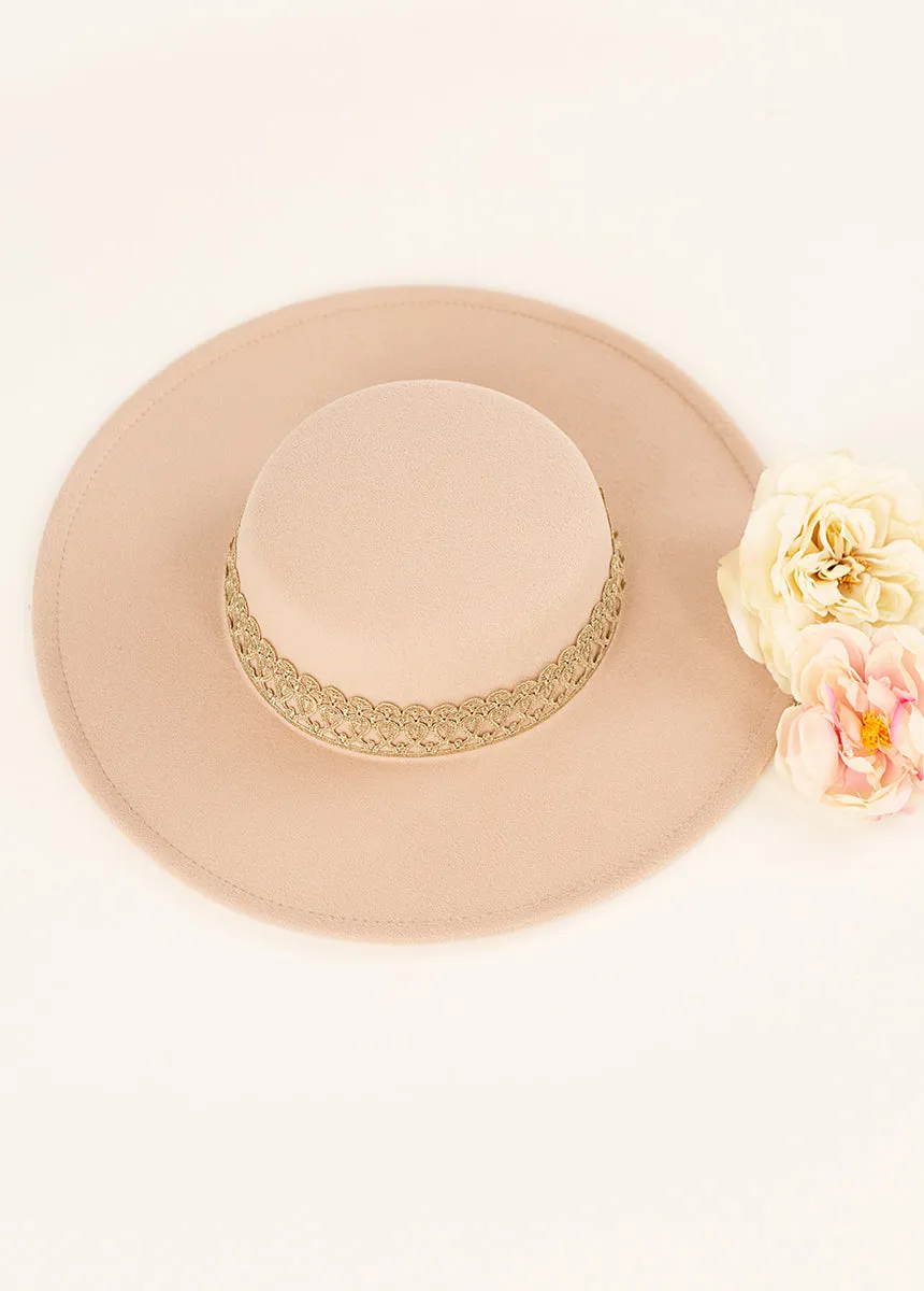 Halo Bridal Hat in Shell