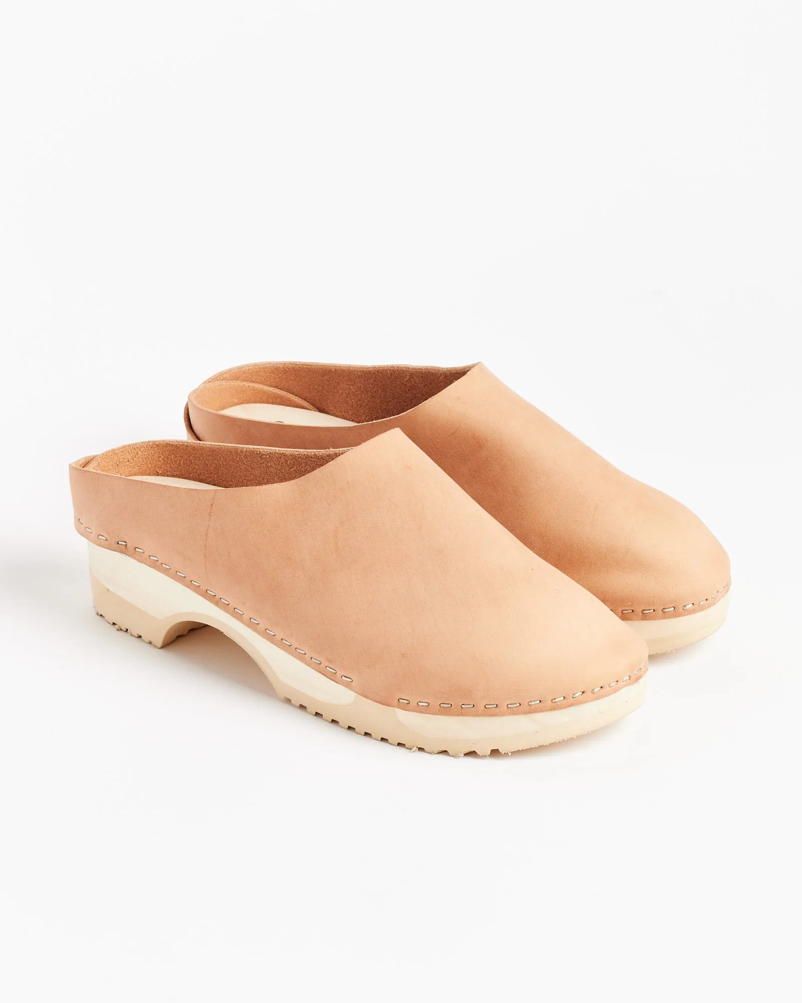 Leo Camel Clog.