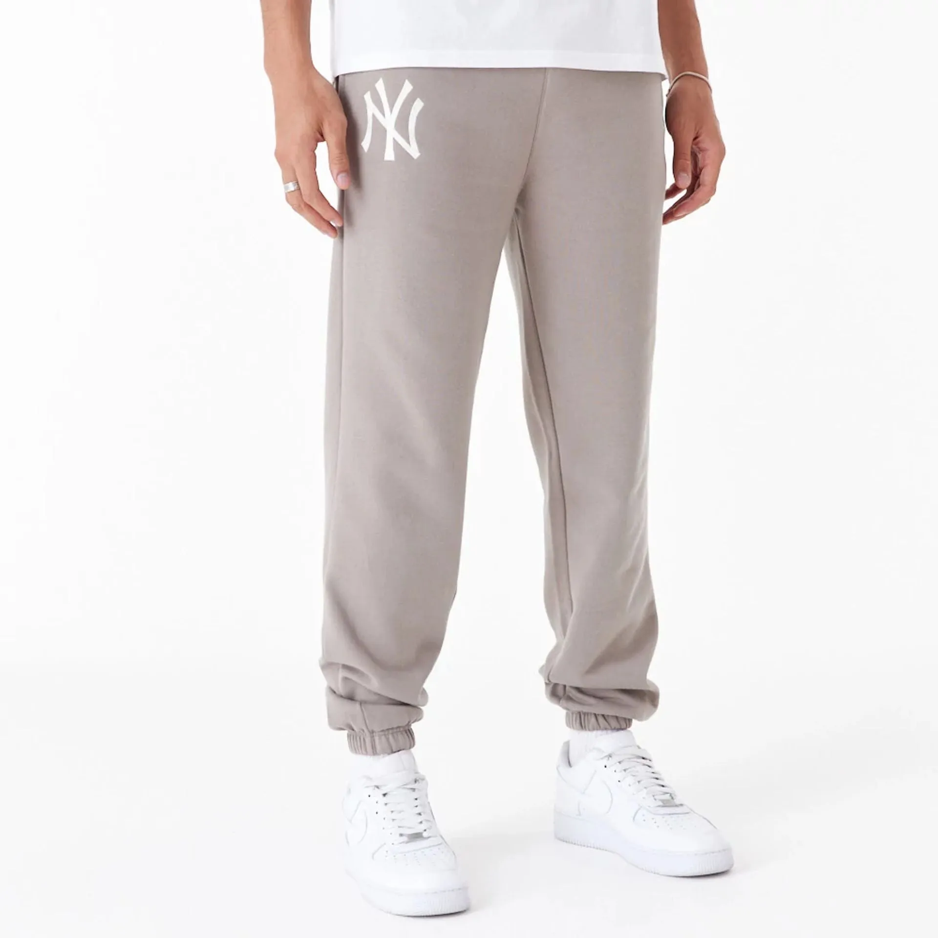 New York Yankees League Essential Beige Joggers