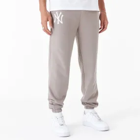 New York Yankees League Essential Beige Joggers