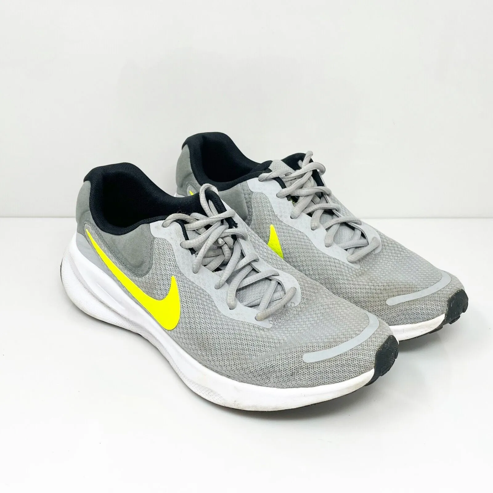 Nike Mens Revolution 7 FB2207-002 Gray Running Shoes Sneakers Size 8