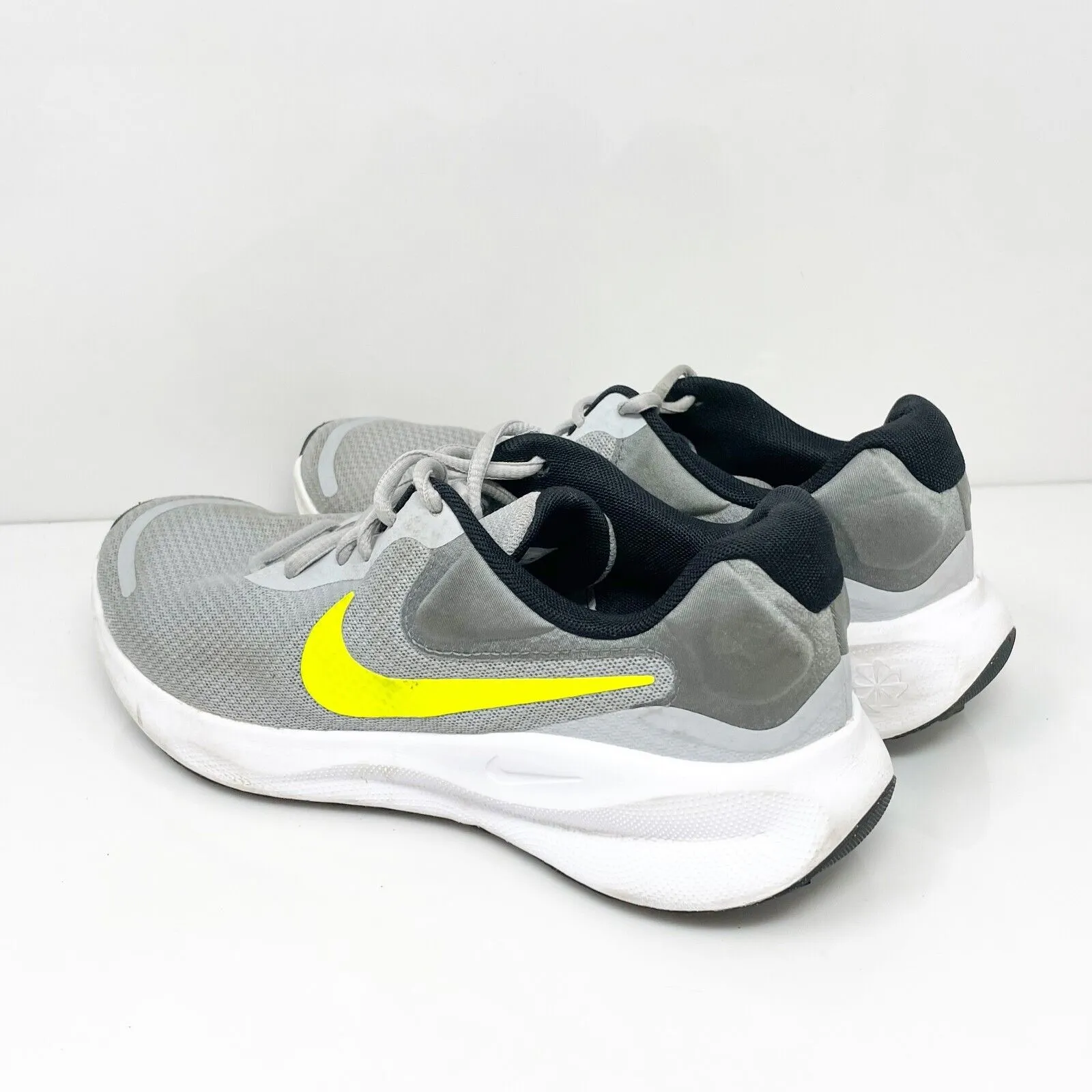 Nike Mens Revolution 7 FB2207-002 Gray Running Shoes Sneakers Size 8