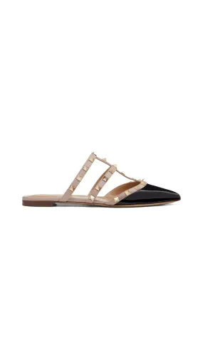 Rockstud Patent Leather Mule in Black and Poudre