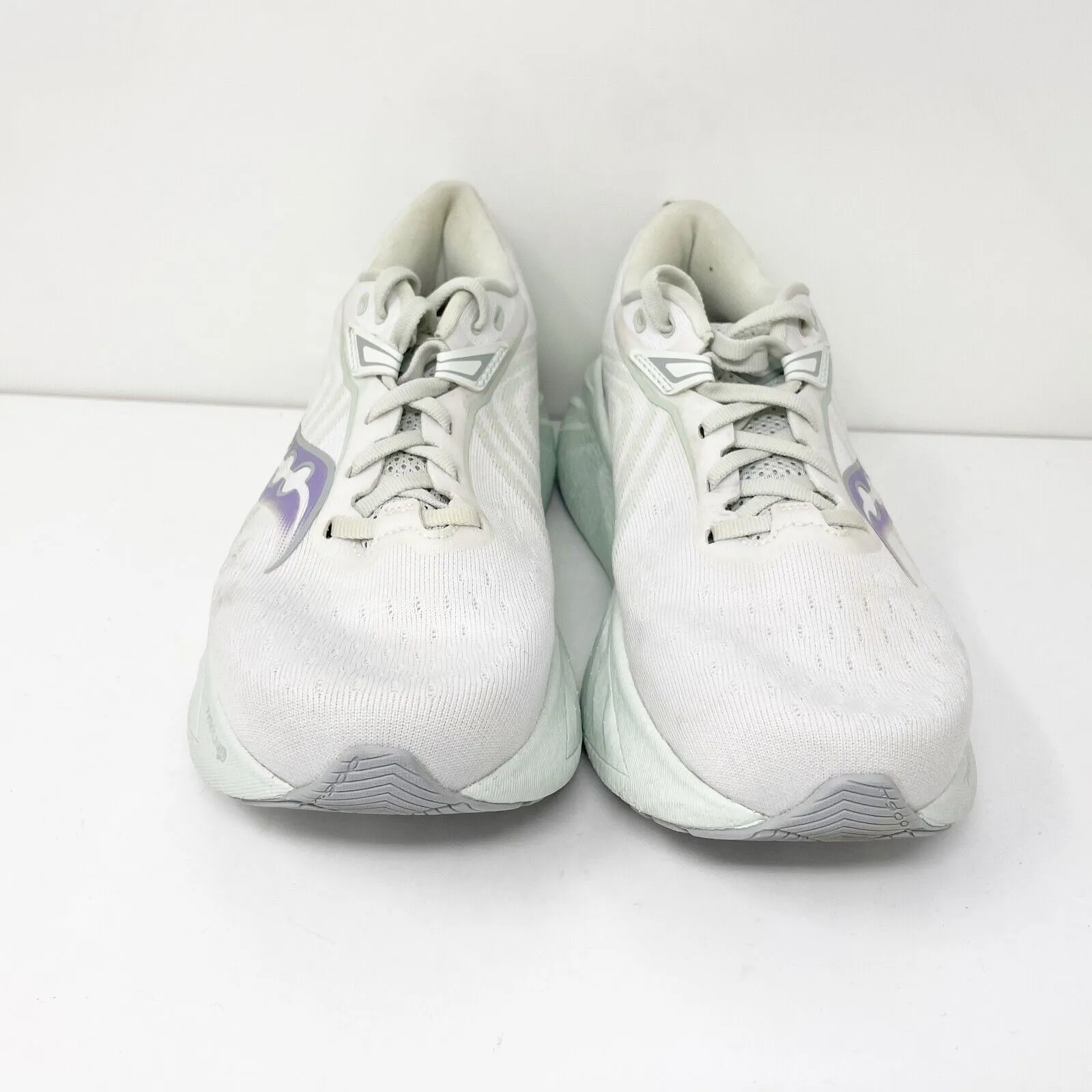 Saucony Womens Triumph 22 S10964-245 White Running Shoes Sneakers Size 8.5