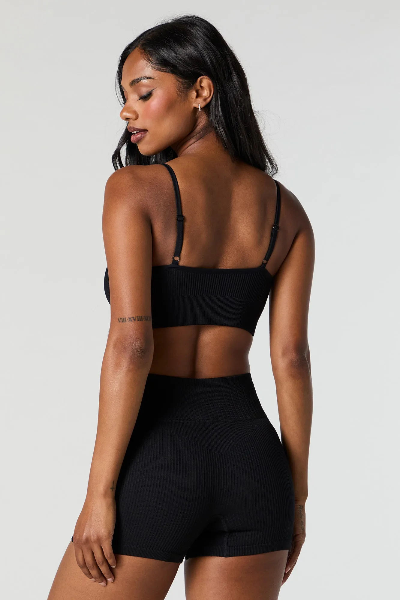 Seamless Ribbed Scoop Neck Sports Bra