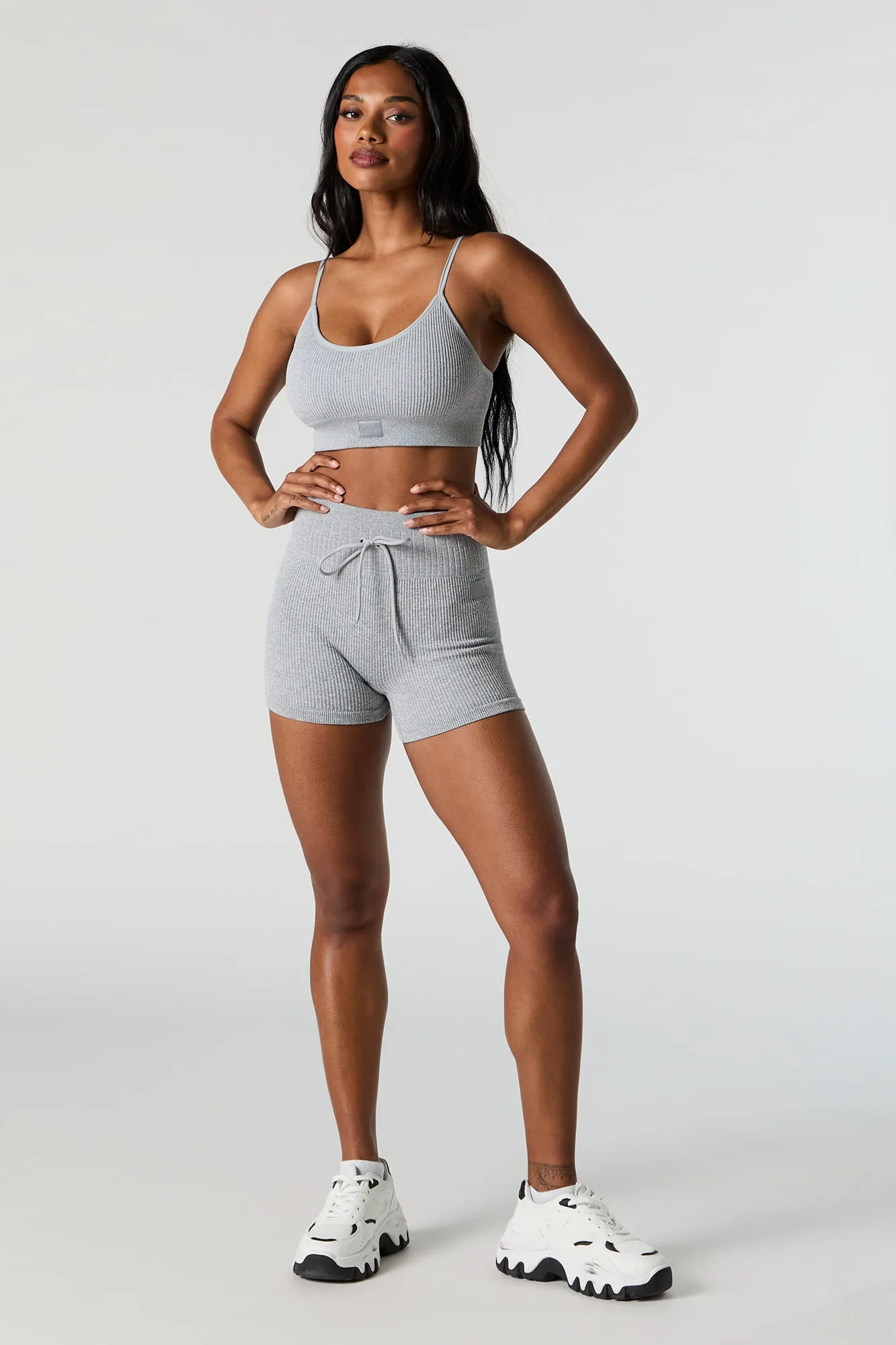 Seamless Ribbed Scoop Neck Sports Bra