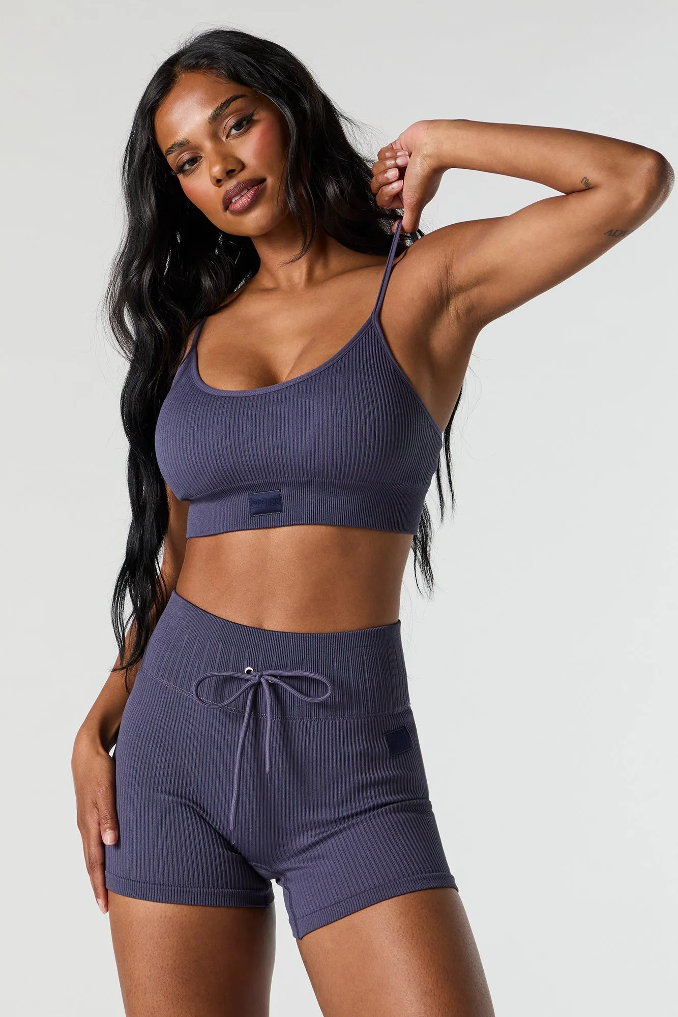 Seamless Ribbed Scoop Neck Sports Bra