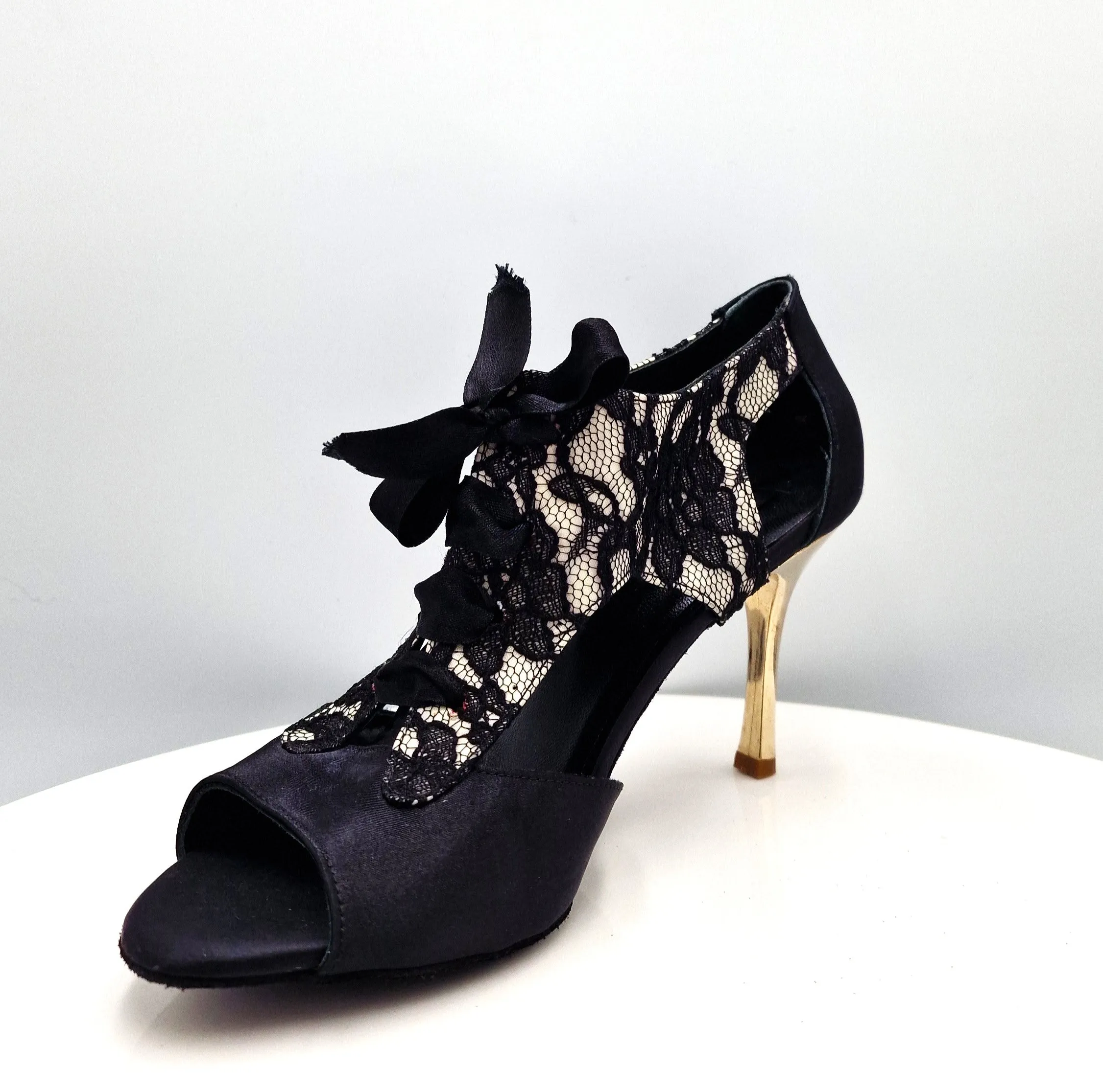 Open-Sided Lace High Heel 7.5cm