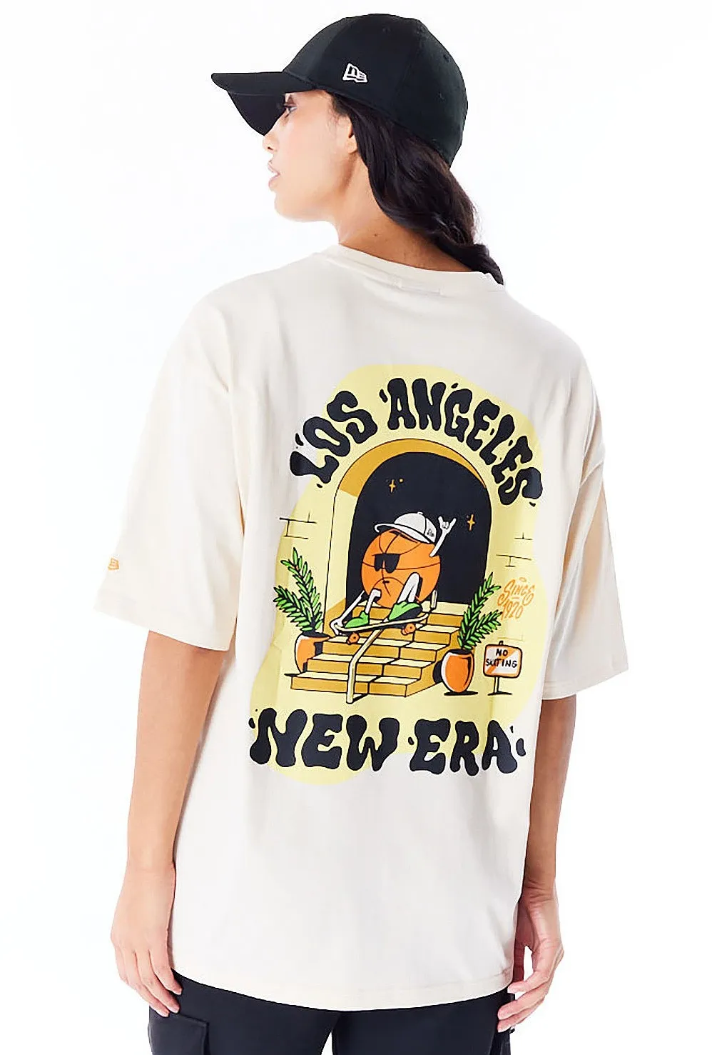 T-Shirt New Era City Graphic Oversized Branded - Light Creme/Black