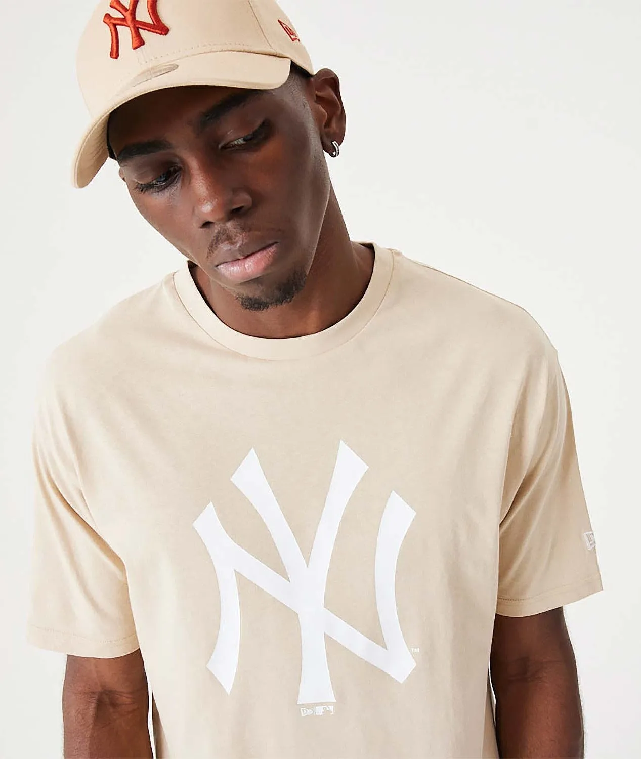 T-Shirt New Era League Essential CF Oversized MLB New York Yankees - Oatmeal/White