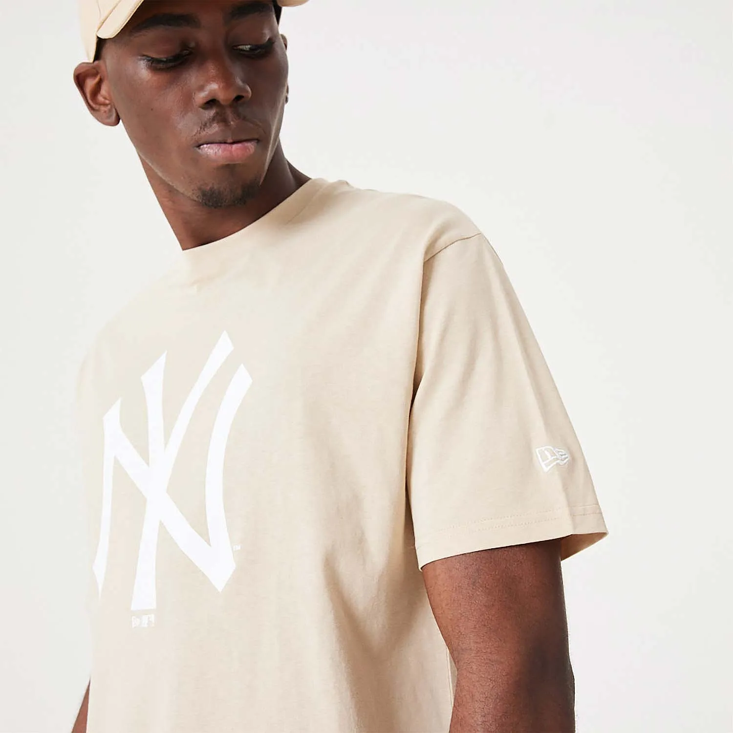 T-Shirt New Era League Essential CF Oversized MLB New York Yankees - Oatmeal/White