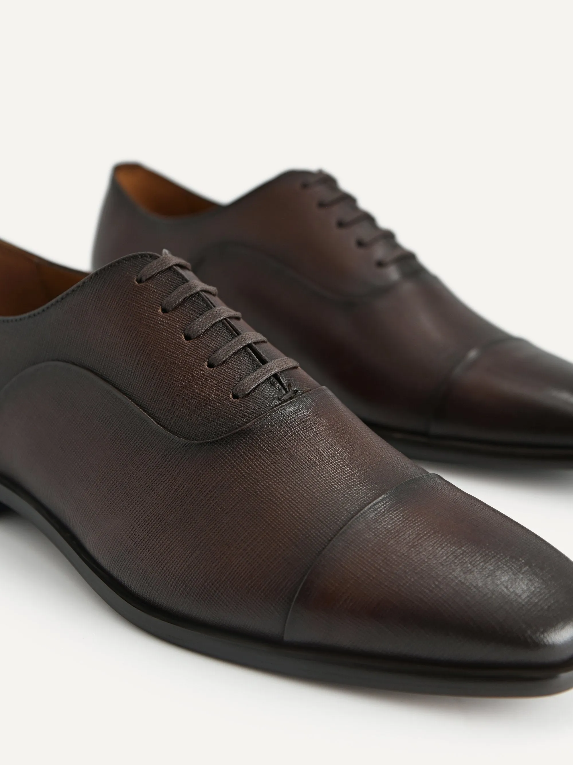 Textured Leather Oxford Shoes