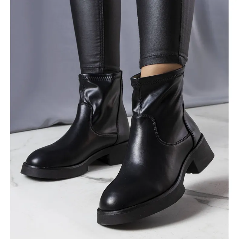 Classic black Victoire boots